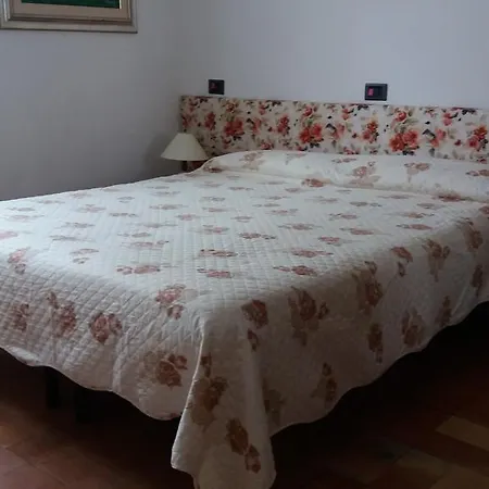 לינה וארוחת בוקר Giardino Sul Mare *