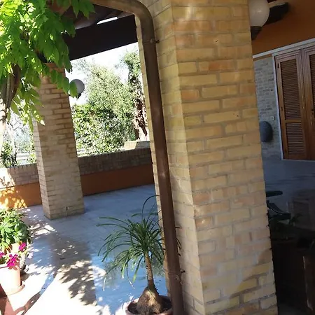Giardino Sul Mare לינה וארוחת בוקר Tortoreto